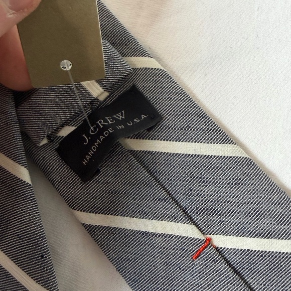 NWT N. Crew Hand Made in USA Linen Silk Blend Slim Classic Gray Striped Tie - Picture 11 of 11